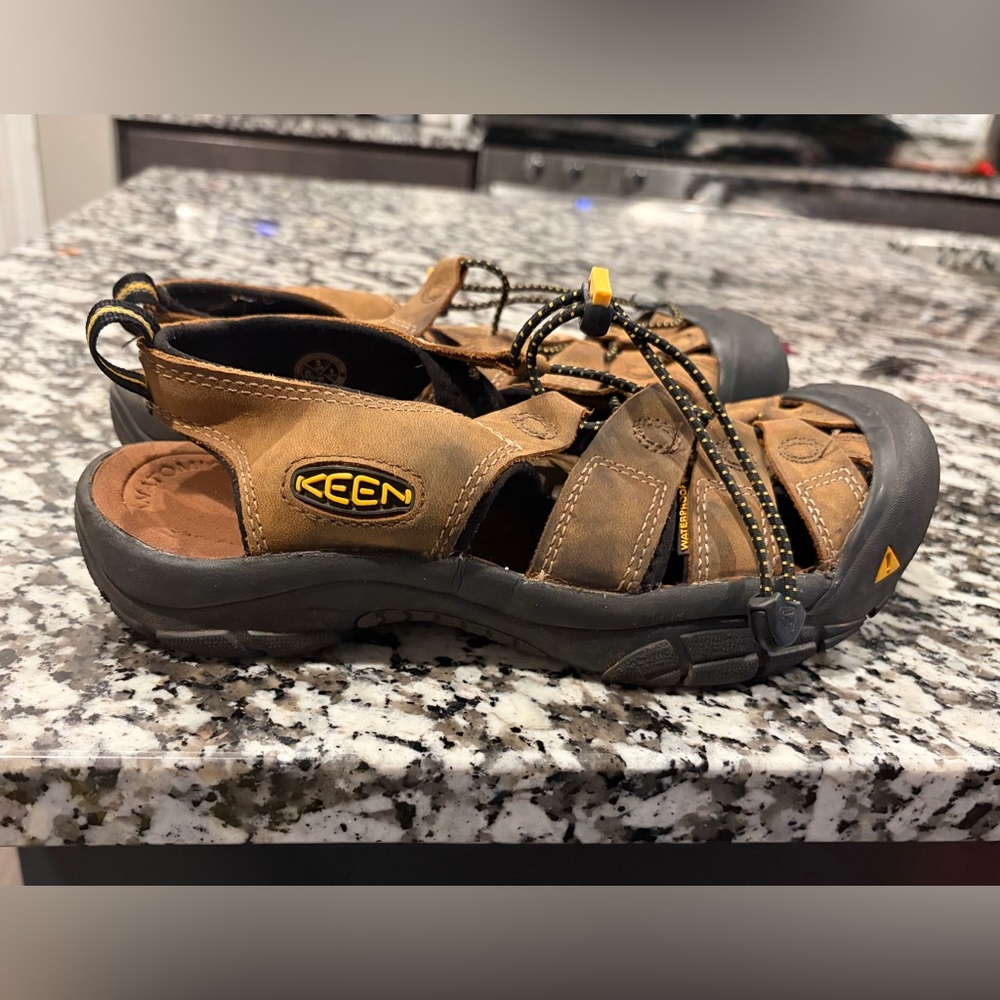 Keen Newport H2  Brown Leather Waterproof Sport Sandals Hiking Shoes